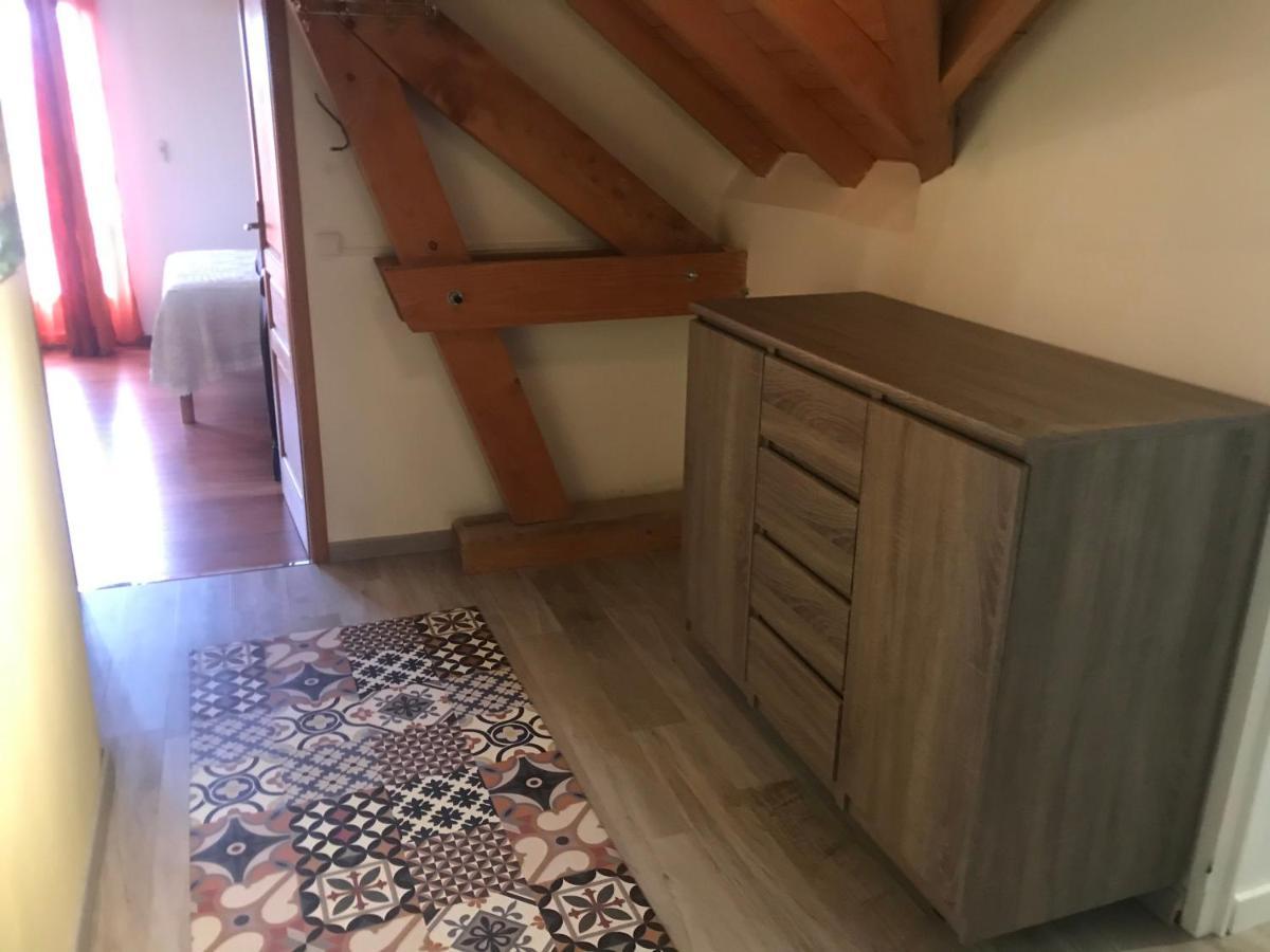 Les Gites De La Maison Bleue D'Estialescq Екстер'єр фото